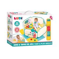 PISCINA CON PALLINE E TAPPETO